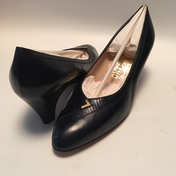 Salvatore Ferragamo Shoes - Salvatore Ferragamo Navy w/gold signature Vintage